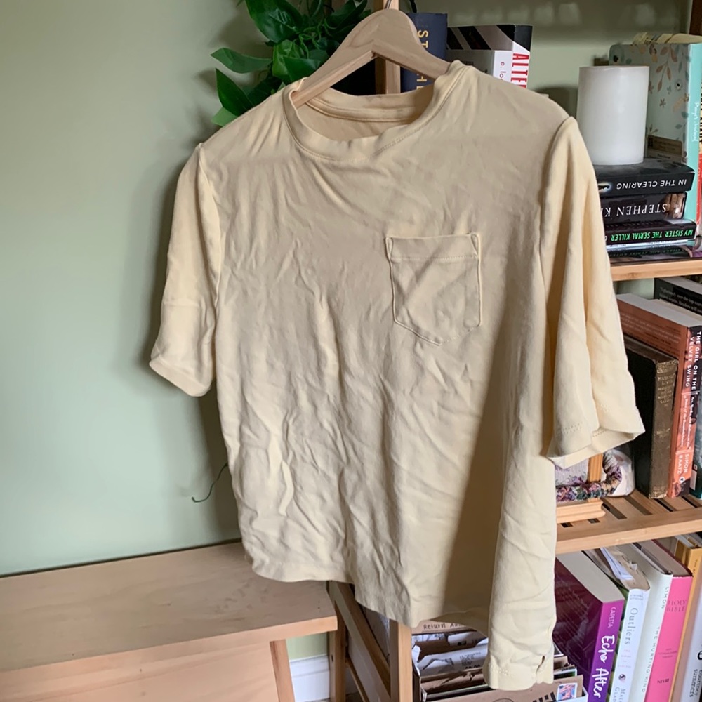 yellow tshirt